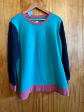 Load image into Gallery viewer, Lands End Kid's Sweatshirt/sweater
