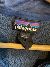 Load image into Gallery viewer, Size Large Patagonia Blue Women's Fleece Sweatshirt
