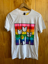 Load image into Gallery viewer, Size S Gildan White Women's Short Sleeve Shirt

