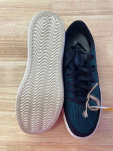Load image into Gallery viewer, Shoe Size 10 All Birds Teal Shoes
