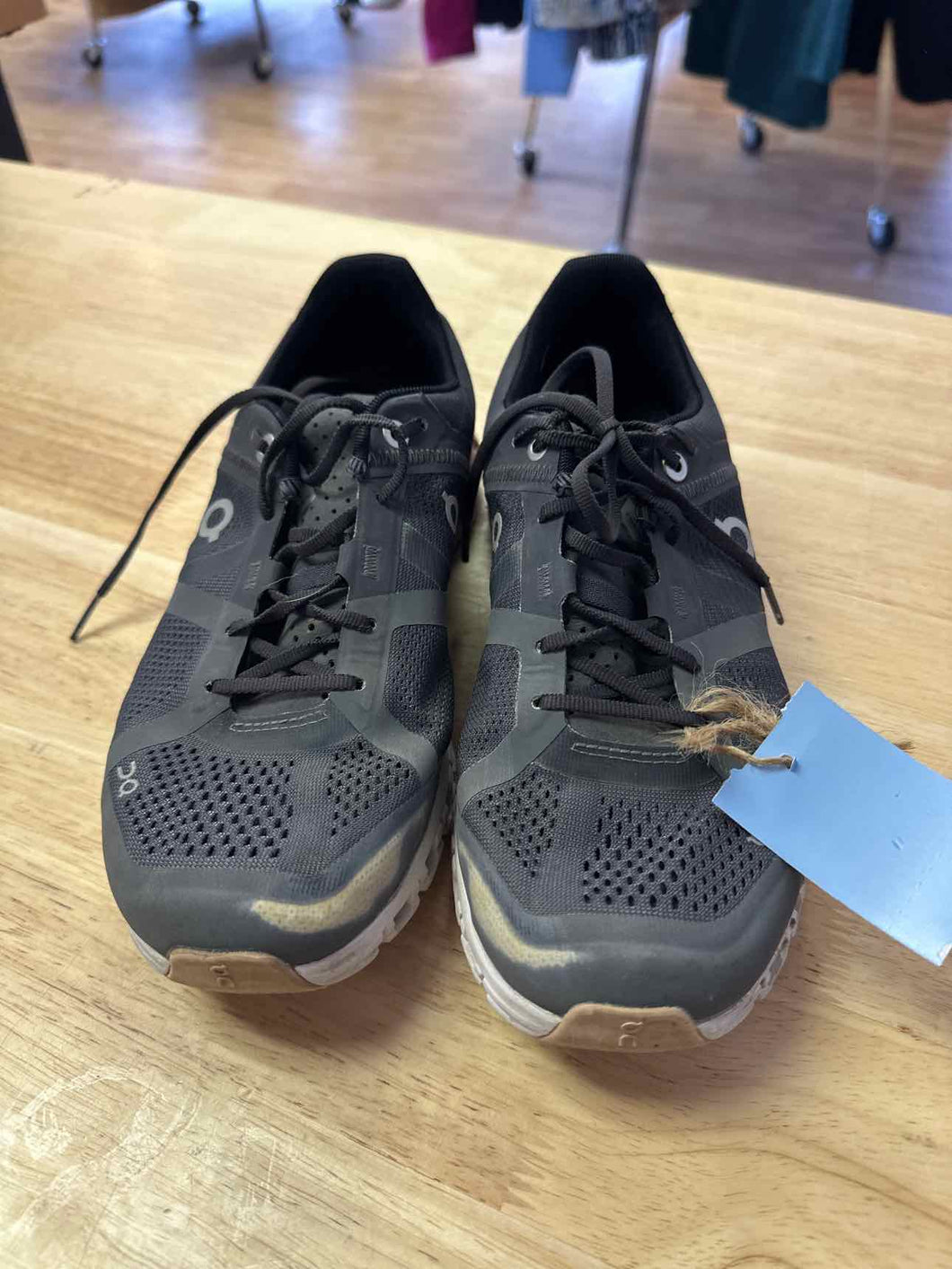 Women's Shoe Size 7.5 On Cloud Grey Running Shoes