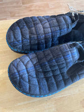 Load image into Gallery viewer, 8 Merrell Men's Slippers
