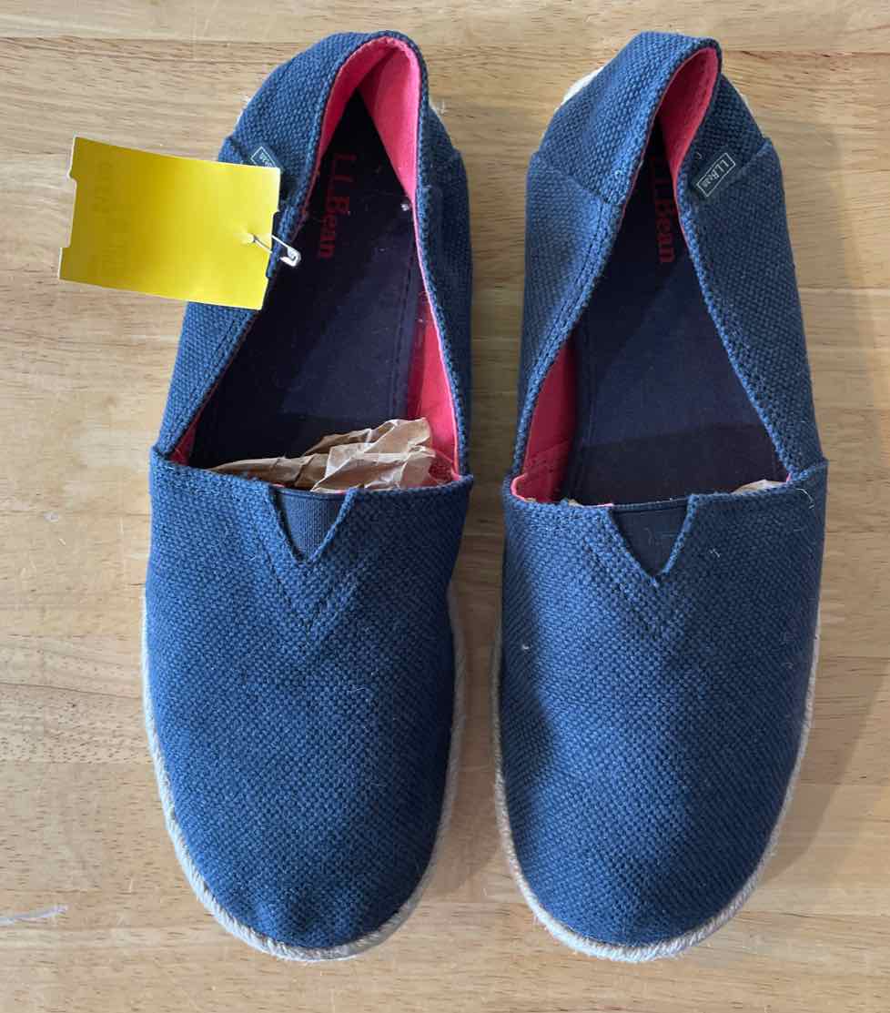 Women's Shoe Size 8 L.L. Bean Navy Slippers