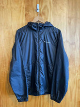 Load image into Gallery viewer, Size Medium Columbia Windbreaker
