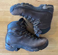 Load image into Gallery viewer, Women&#39;s Shoe Size 6.5 Asolo Brown Boots
