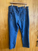 Load image into Gallery viewer, Size 33 Madewell Blue Women&#39;s Jeans
