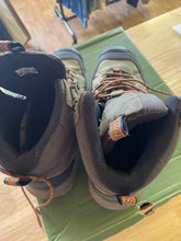 Load image into Gallery viewer, 9 Keen Men's Hiking Boots
