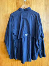 Load image into Gallery viewer, Size Large Columbia Men's Long Sleeve Shirt
