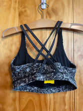 Load image into Gallery viewer, Size 6 Lululemon Black Women's Sports Bras
