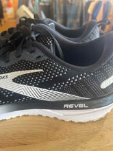 Load image into Gallery viewer, 11 Brooks Men&#39;s Running Shoes
