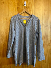 Load image into Gallery viewer, Size Large Duluth Trading Grey Women&#39;s Long Sleeve Shirt
