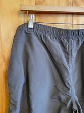 Load image into Gallery viewer, Size Large Duluth Trading Men's Shorts
