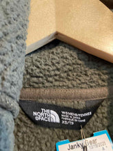 Load image into Gallery viewer, Size M The North Face Green Women&#39;s Vest
