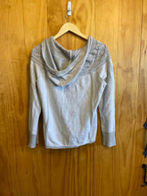 Load image into Gallery viewer, Size Large Eddie Bauer Gray Women&#39;s Sweater &amp; Sweatshirt
