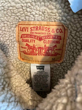 Load image into Gallery viewer, Size Medium Levi&#39;s Men&#39;s Jacket
