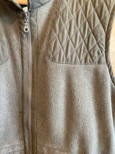 Load image into Gallery viewer, Size M Cabela's Men's Vest
