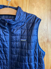 Load image into Gallery viewer, Size L Patagonia Men's Vest
