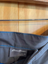 Load image into Gallery viewer, Size 42 Eddie Bauer Men&#39;s Shorts
