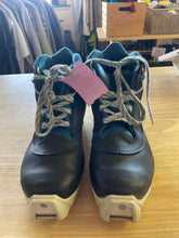 Load image into Gallery viewer, Salomon 37 Cross Country Ski Boots
