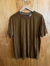 Load image into Gallery viewer, Size L smartwool Men's Short Sleeve Shirt
