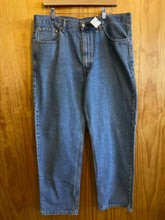 Load image into Gallery viewer, Size 38 Levi&#39;s Men&#39;s Jeans
