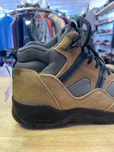 Load image into Gallery viewer, Women's Shoe Size 8 vasque Brown Hiking Boots
