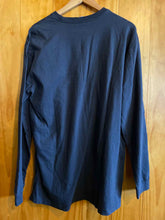 Load image into Gallery viewer, Size L Duluth Trading Men's Long Sleeve Shirt
