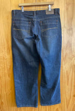 Load image into Gallery viewer, Size 36 Columbia Men&#39;s Jeans
