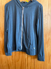 Load image into Gallery viewer, Size XL Vuori Green Women's Sweater &amp; Sweatshirt
