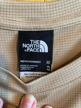 Load image into Gallery viewer, Size XL The North Face Men's Short Sleeve Shirt
