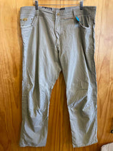Load image into Gallery viewer, Size 38 Kuhl Men's Pants

