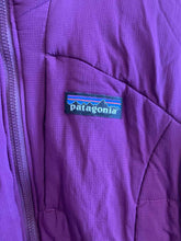 Load image into Gallery viewer, Women Size Medium Patagonia Purple Women&#39;s Light Jacket
