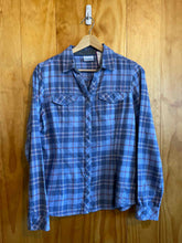 Load image into Gallery viewer, Size Small Columbia Periwinkle Women's Flannel

