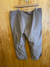 Load image into Gallery viewer, Size XL Columbia Brown Women's Capris

