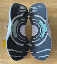 Load image into Gallery viewer, Women&#39;s Shoe Size 8.5 Nike Black and White Running Shoes
