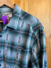 Load image into Gallery viewer, Size Large Standard/Cloth Men's Flannel
