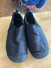 Load image into Gallery viewer, Women&#39;s Shoe Size 9.5 Keen Black Slippers
