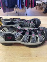 Load image into Gallery viewer, Women's Shoe Size 6 Keen Grey Water Shoes
