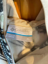 Load image into Gallery viewer, Size XL Columbia Cream Women&#39;s Hoodie

