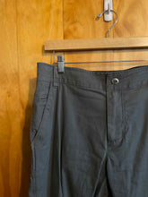 Load image into Gallery viewer, Size 33x32 Kuhl Men's Pants
