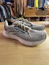 Load image into Gallery viewer, Shoe Size 9.5 Brooks Grey Running Shoes
