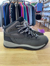 Load image into Gallery viewer, Women's Shoe Size 10 Columbia Grey Hiking Boots
