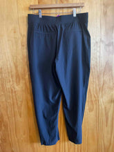 Load image into Gallery viewer, Size 12 Athleta Black Women&#39;s Pants
