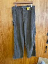 Load image into Gallery viewer, Size 34 Levi's Men's Pants
