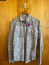 Load image into Gallery viewer, Size L Wrangler Men's Long Sleeve Shirt
