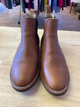 Load image into Gallery viewer, Red Wing Brown Boots
