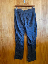 Load image into Gallery viewer, Size M The North Face Grey Women&#39;s Pants
