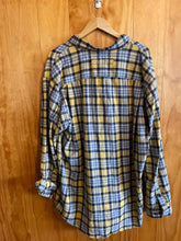 Load image into Gallery viewer, Size XL Duluth Trading Men&#39;s Long Sleeve Shirt
