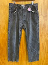 Load image into Gallery viewer, Size 40x30 Levi Men's Jeans
