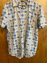 Load image into Gallery viewer, Size XL The North Face Men's Short Sleeve Shirt
